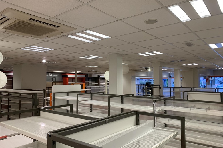 WinkelruimteaanRaadhuisplein 25 - 27<br/> inRozenburg