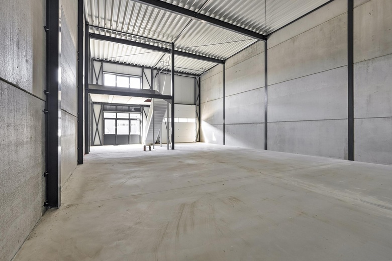 BedrijfsruimteaanSippenbroek 11<br/> inZutphen BedrijfsruimteaanSippenbroek 11<br/> inZutphen