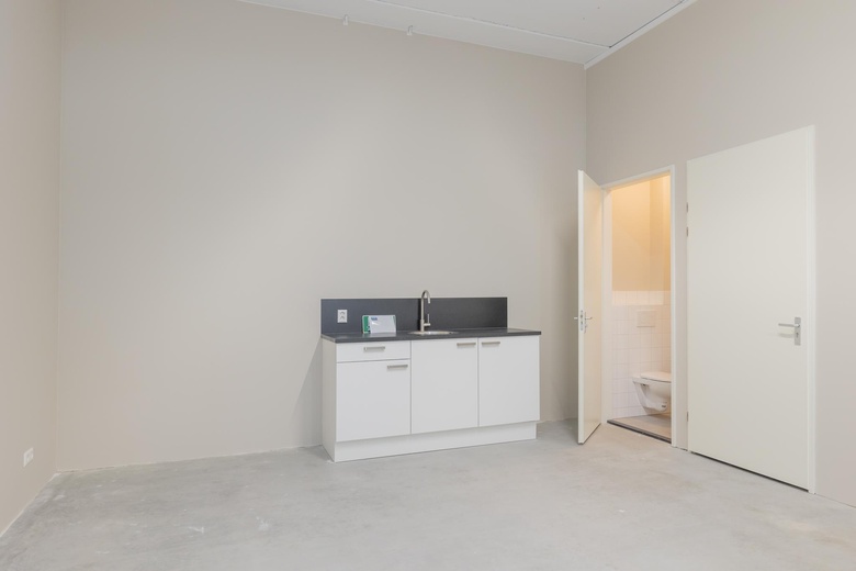 BedrijfsruimteaanCilinderweg 67<br/> inRoelofarendsveen