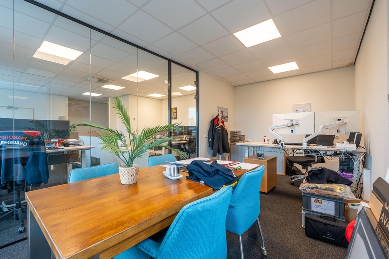 BedrijfsruimteaanWilgenkade 11<br/> inHouten