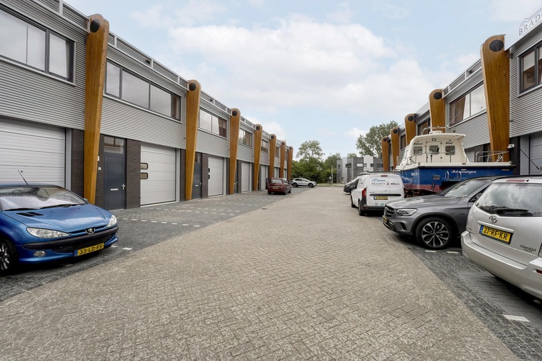 BedrijfsruimteaanIndustrieweg 12 N<br/> inZoeterwoude