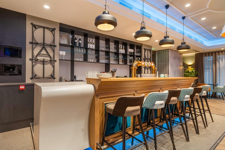 HorecaaanStationsplein | Stationsstraat - Antje 0 ong<br/> inWeert