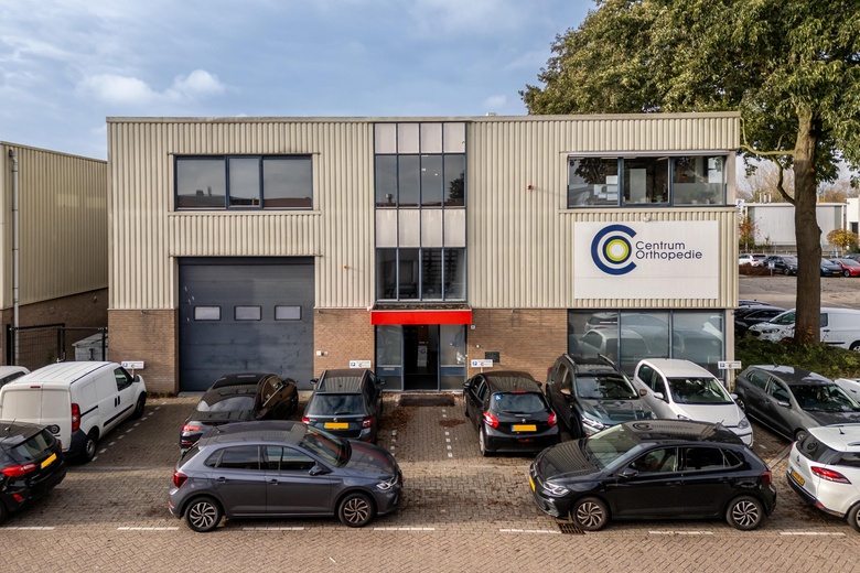 Bekijk foto 1 van Valkenierstraat 45