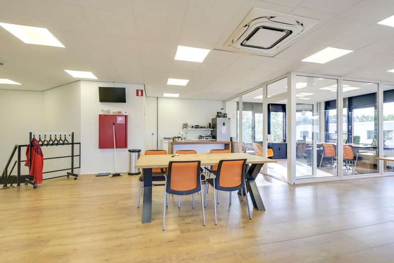 BedrijfsruimteaanWilgenkade 1<br/> inHouten