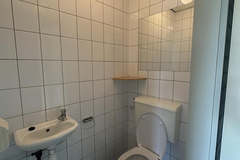 BedrijfsruimteaanCanadaweg 16<br/> inHalsteren