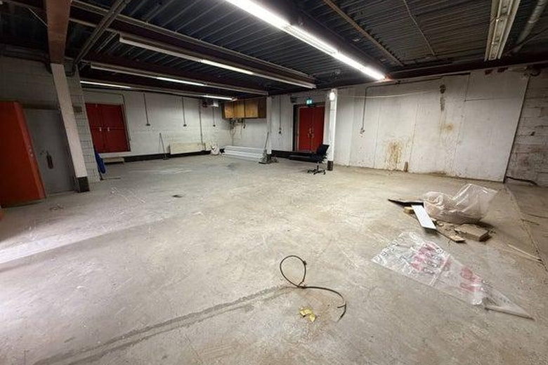 BedrijfsruimteaanBloemkwekersstraat 74C<br/> inRotterdam