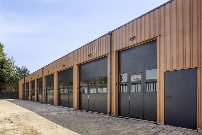 BedrijfsruimteaanBurg. van Roijstraat 10<br/> inVeghel BedrijfsruimteaanBurg. van Roijstraat 10<br/> inVeghel