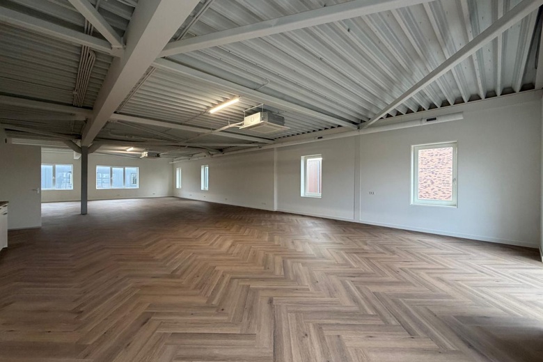 BedrijfsruimteaanVan der Waalsstraat 42<br/> inZoetermeer