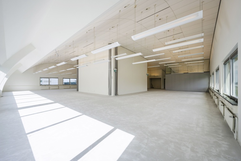 KantoorruimteaanStationsplein-ZW 981<br/> inSchiphol KantoorruimteaanStationsplein-ZW 981<br/> inSchiphol