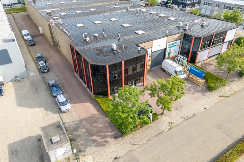 BedrijfsruimteaanWilgenkade 1<br/> inHouten