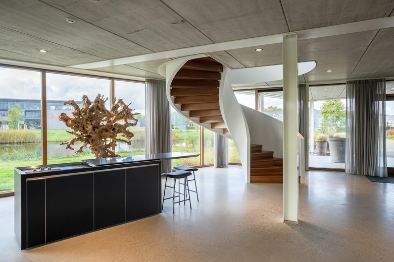 BedrijfsruimteaanRientjesoven 20<br/> inBorne BedrijfsruimteaanRientjesoven 20<br/> inBorne