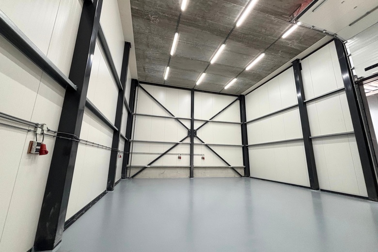 BedrijfsruimteaanStuwadoorstraat 21 0014<br/> inVelsen BedrijfsruimteaanStuwadoorstraat 21 0014<br/> inVelsen