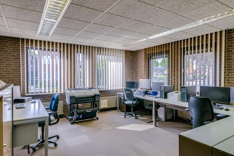 BedrijfsruimteaanHoofdstraat 11<br/> inLottum BedrijfsruimteaanHoofdstraat 11<br/> inLottum