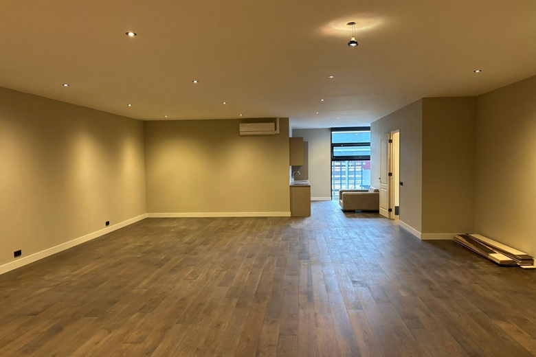 BedrijfsruimteaanSiloweg 13<br/> inDen Bosch BedrijfsruimteaanSiloweg 13<br/> inDen Bosch