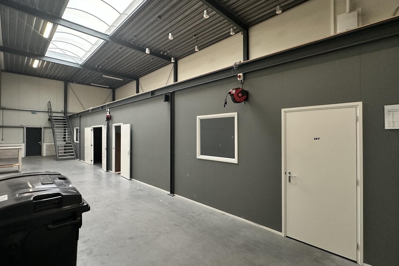 BedrijfsruimteaanHulsenboschstraat 7 d<br/> inWerkendam BedrijfsruimteaanHulsenboschstraat 7 d<br/> inWerkendam