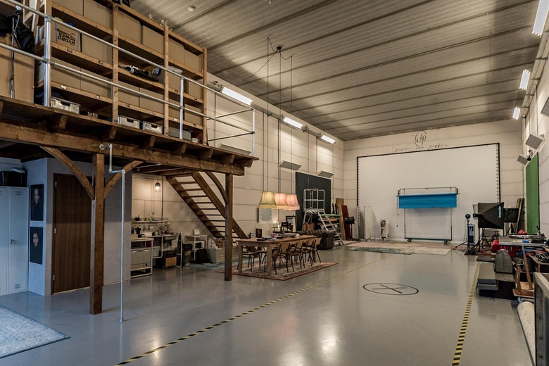 BedrijfsruimteaanMommesstraat 8<br/> inSevenum