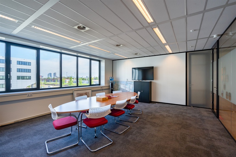 KantoorruimteaanWaalhaven O.z. 83 A<br/> inRotterdam