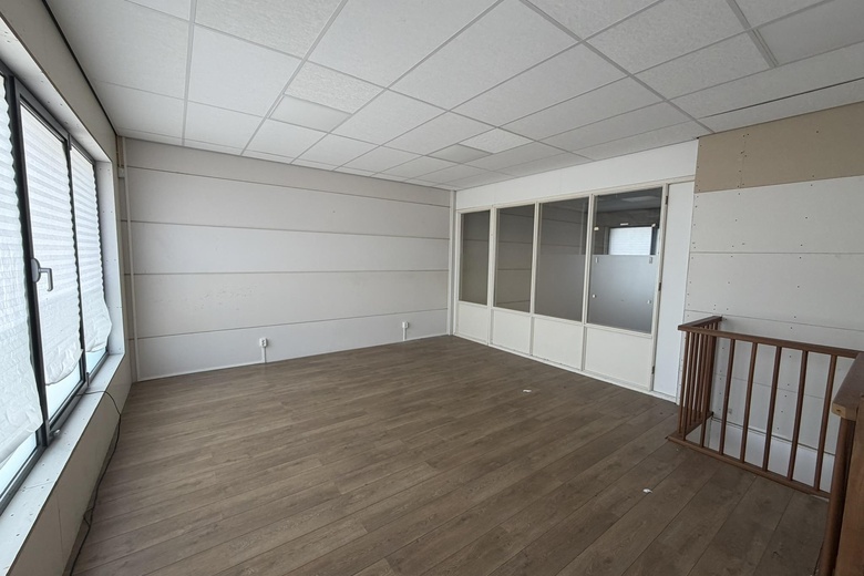 BedrijfsruimteaanProduktiestraat 77<br/> inVlaardingen