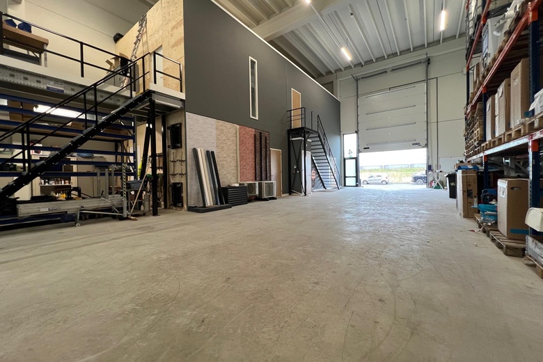 BedrijfsruimteaanTenorweg 4<br/> inSliedrecht BedrijfsruimteaanTenorweg 4<br/> inSliedrecht