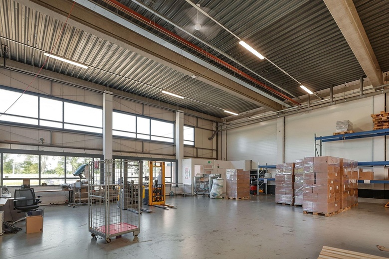 BedrijfsruimteaanHaarlemmerstraatweg 105<br/> inHalfweg