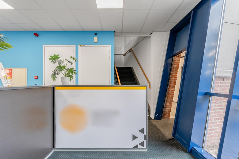 BedrijfsruimteaanLeeghwaterstraat 23<br/> inSliedrecht