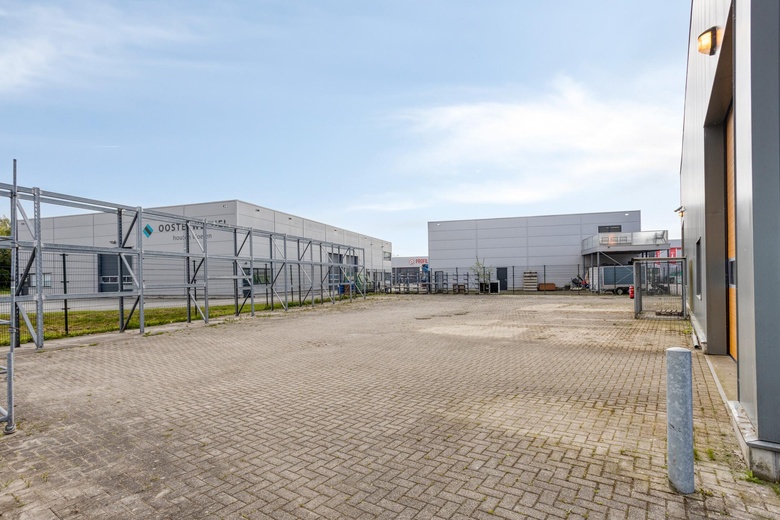 BedrijfsruimteaanKarveelstraat 7<br/> inRaalte
