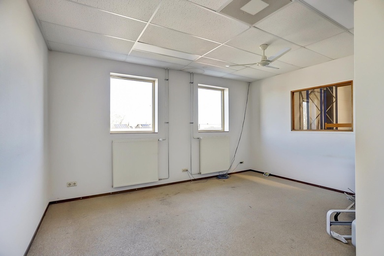 BedrijfsruimteaanAmbachtsstraat 32<br/> inWinterswijk BedrijfsruimteaanAmbachtsstraat 32<br/> inWinterswijk