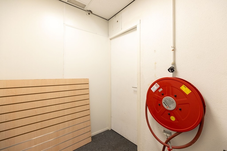 WinkelruimteaanLiesveld 146<br/> inVlaardingen WinkelruimteaanLiesveld 146<br/> inVlaardingen