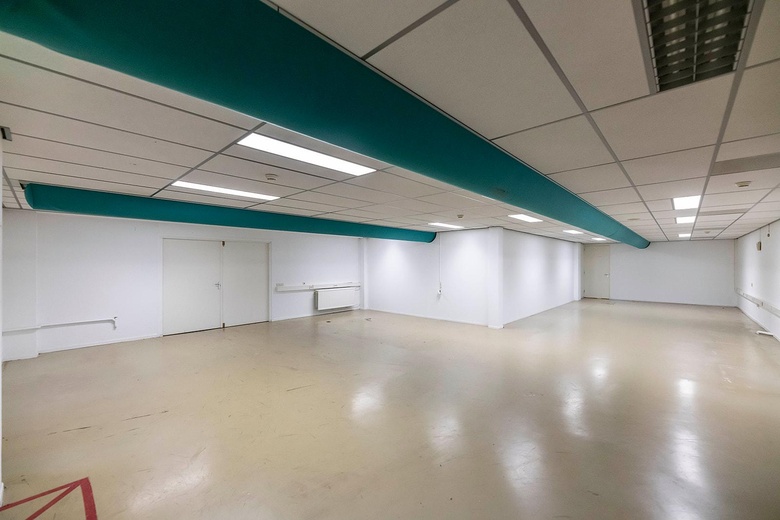 BedrijfsruimteaanIndustriestraat 10<br/> inHardinxveld-Giessendam BedrijfsruimteaanIndustriestraat 10<br/> inHardinxveld-Giessendam