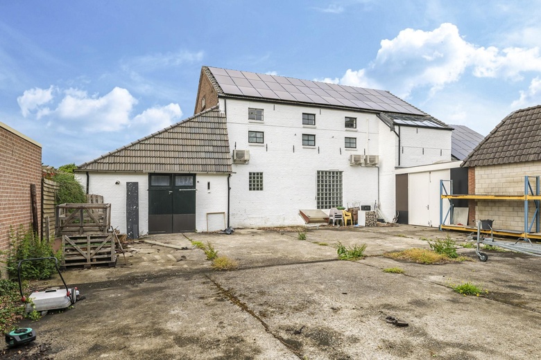 BedrijfsruimteaanDorpsstraat 40<br/> inHummelo