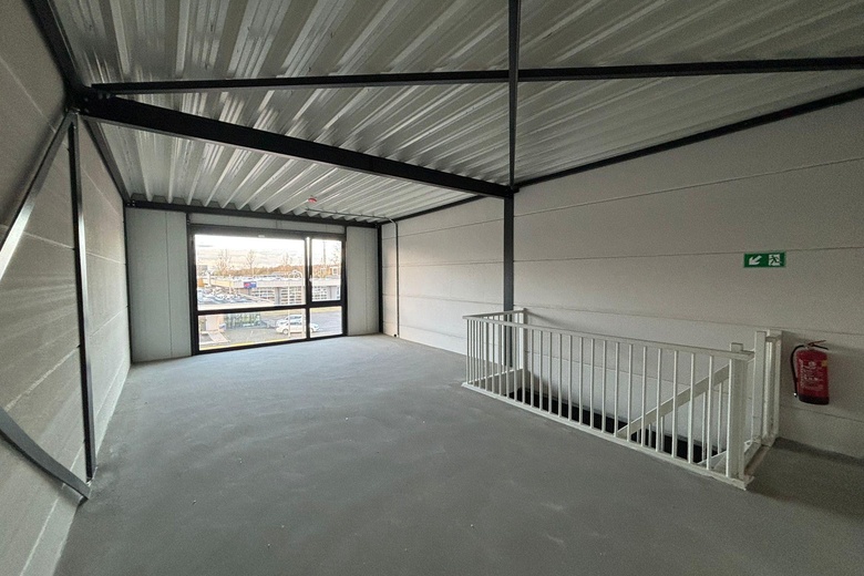 BedrijfsruimteaanHedikhuizerweg 15 C 2<br/> inDen Bosch