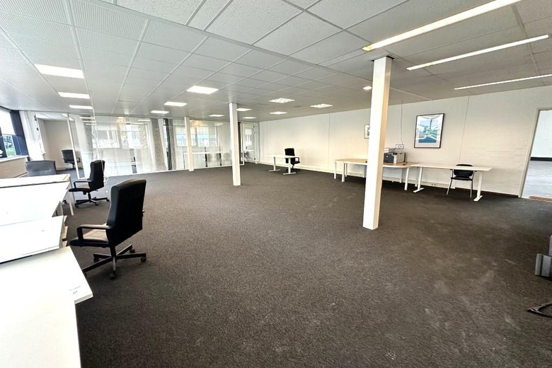 BedrijfsruimteaanParellaan 24<br/> inHoofddorp BedrijfsruimteaanParellaan 24<br/> inHoofddorp