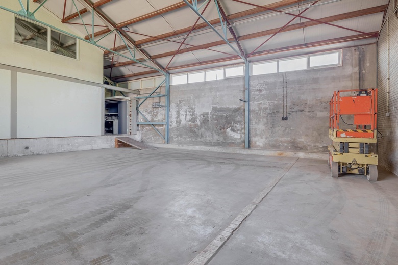 BedrijfsruimteaanMolendijk 38<br/> inKrimpen aan de Lek