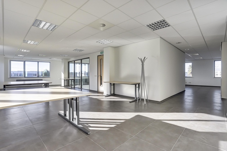 BedrijfsruimteaanDistributieweg 33<br/> inAlphen aan den Rijn BedrijfsruimteaanDistributieweg 33<br/> inAlphen aan den Rijn