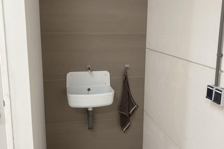 Bekijk foto 9 in  aan de  in 