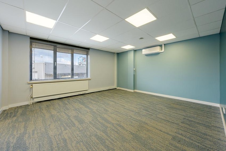 BedrijfsruimteaanDriemanssteeweg 52<br/> inRotterdam BedrijfsruimteaanDriemanssteeweg 52<br/> inRotterdam