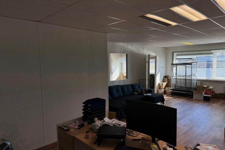 BedrijfsruimteaanPopovstraat 32<br/> inZwolle BedrijfsruimteaanPopovstraat 32<br/> inZwolle