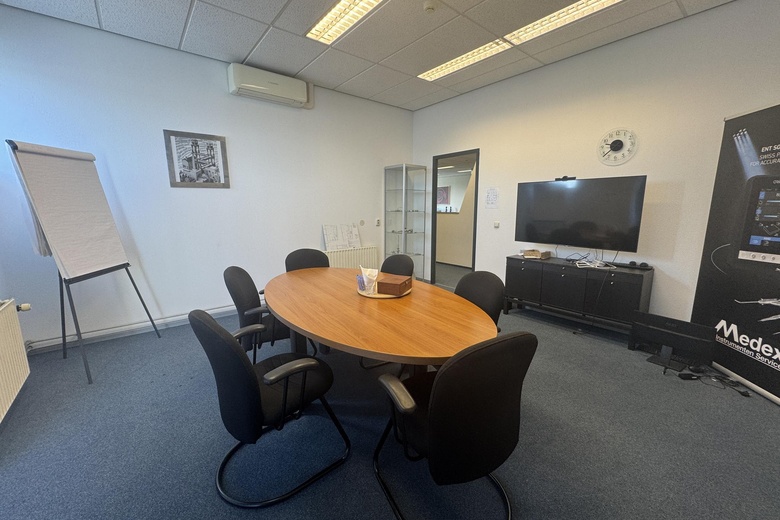 WinkelruimteaanMarkerkant 10 136 E<br/> inAlmere WinkelruimteaanMarkerkant 10 136 E<br/> inAlmere