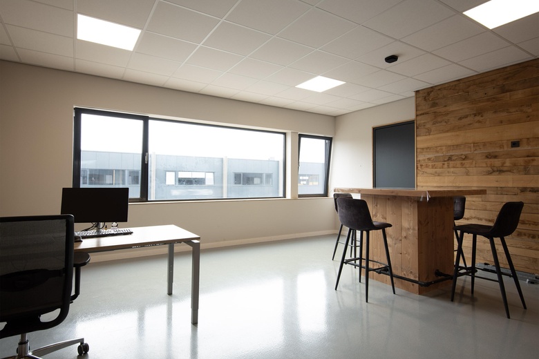 BedrijfsruimteaanSmitspol 15 l<br/> inNijkerk