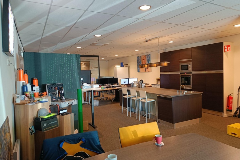 BedrijfsruimteaanHunnenpad 4<br/> inOss BedrijfsruimteaanHunnenpad 4<br/> inOss