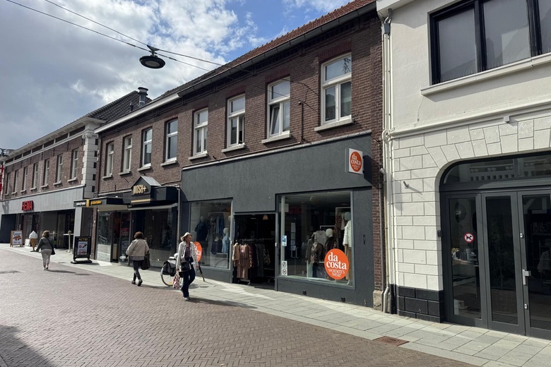 Bekijk foto 1 van Grotestraat 32 Bekijk foto 1 van Grotestraat 32