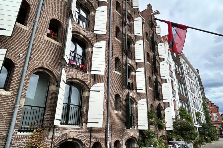 Bekijk foto 1 in  aan de  in 