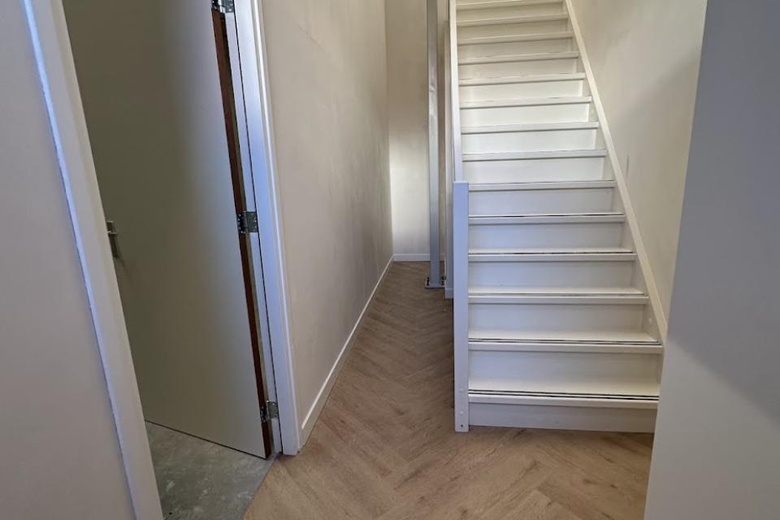 BedrijfsruimteaanVan der Waalsstraat 44<br/> inZoetermeer