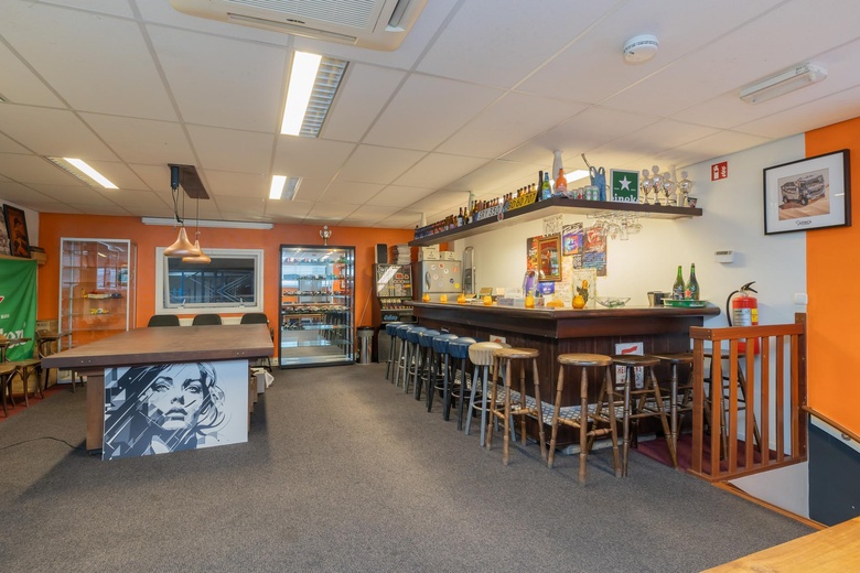 BedrijfsruimteaanProduktieweg 12<br/> inZoeterwoude BedrijfsruimteaanProduktieweg 12<br/> inZoeterwoude