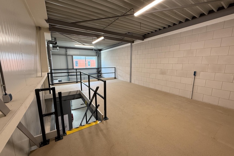 BedrijfsruimteaanFlorijnstraat 53<br/> inRidderkerk BedrijfsruimteaanFlorijnstraat 53<br/> inRidderkerk