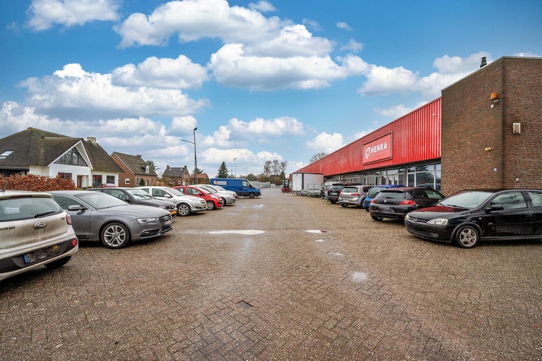 BedrijfsruimteaanOploseweg 10<br/> inOverloon BedrijfsruimteaanOploseweg 10<br/> inOverloon