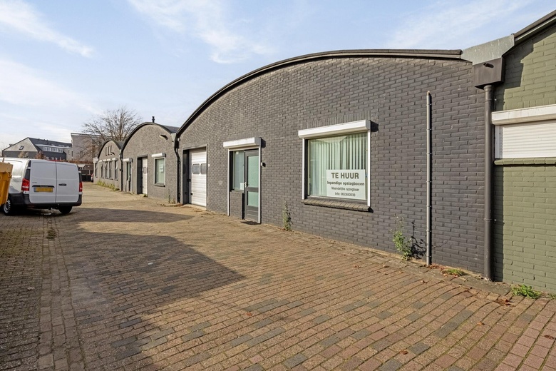BedrijfsruimteaanM.A.de Ruijterstraat 18 - 20<br/> inHaaksbergen BedrijfsruimteaanM.A.de Ruijterstraat 18 - 20<br/> inHaaksbergen