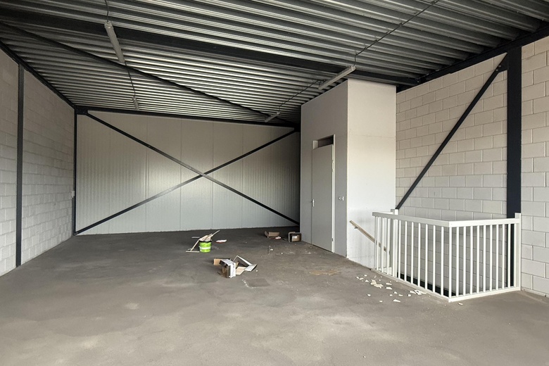 BedrijfsruimteaanTransportweg 4 E<br/> inGroot-Ammers