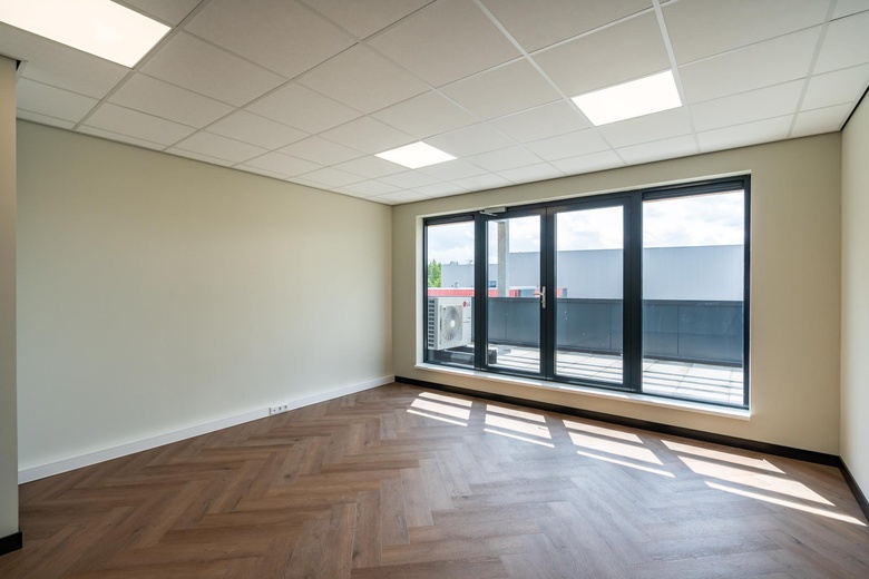 BedrijfsruimteaanEemmeerlaan 2 M<br/> inWeesp