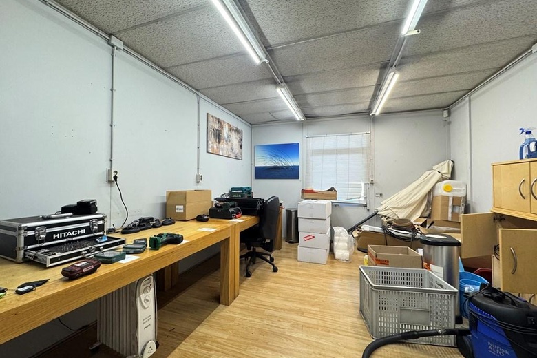 BedrijfsruimteaanOranjestraat 1<br/> inOost-Vlieland BedrijfsruimteaanOranjestraat 1<br/> inOost-Vlieland